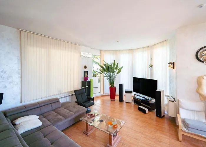 Луксозна вила Kuni - Salty Pool&panorama Балчик